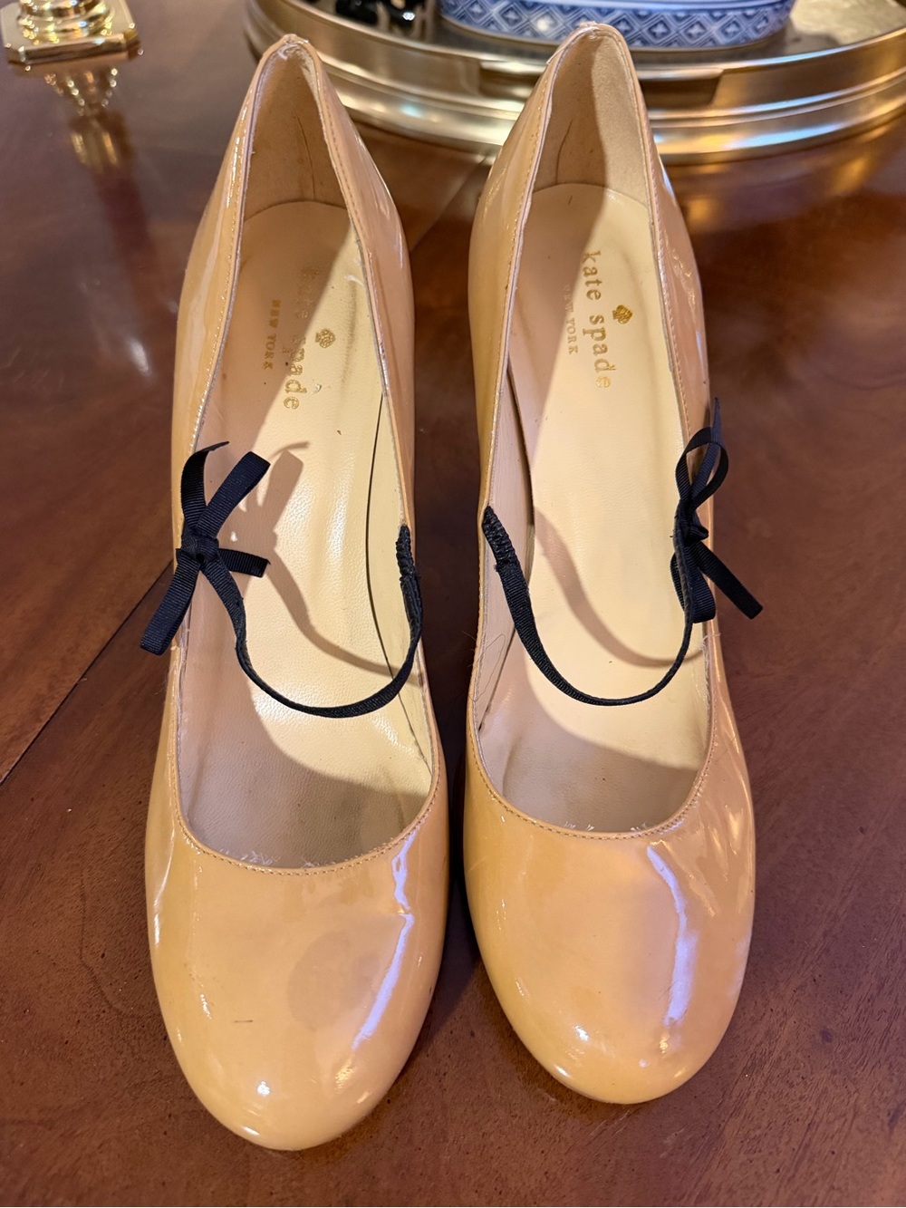kate spade Beige Patent Pumps with Black Ribbon Lively Baby Doll Halloween
